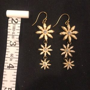 Pilgrim flower earring